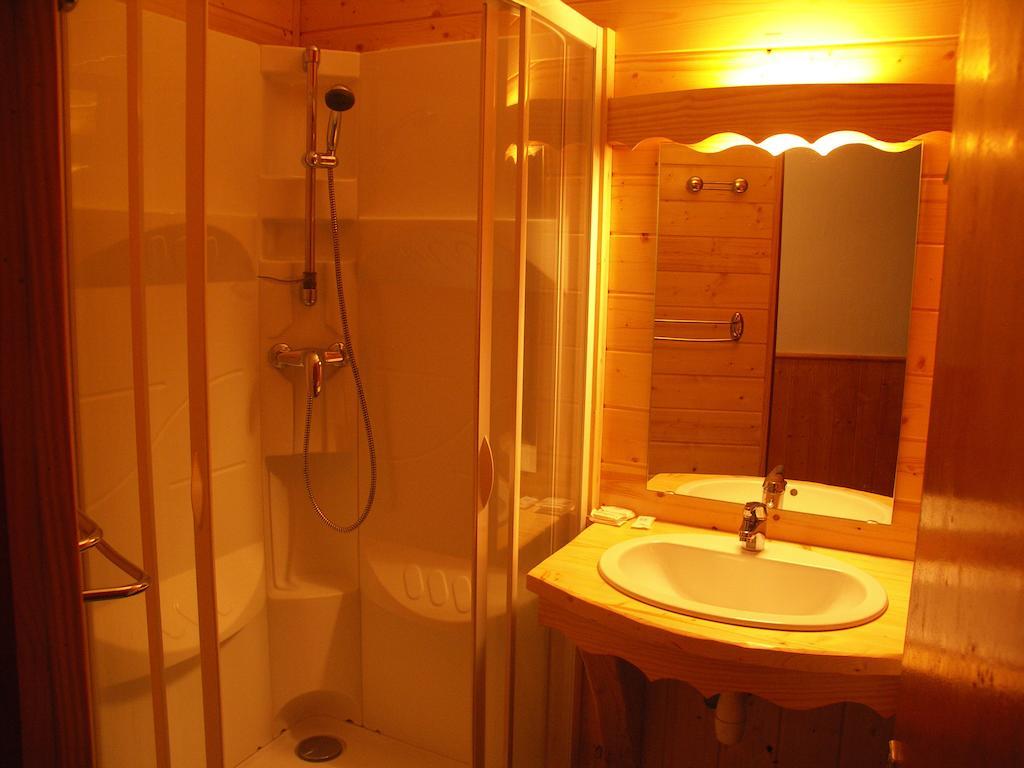 LE SAPORTA- Studios et Appartements meublés de tourisme Le Lioran Chambre photo